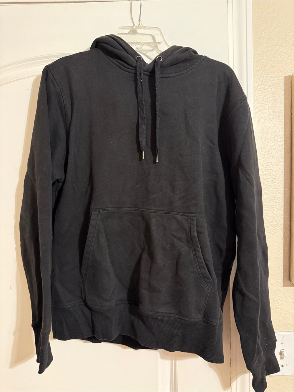 Amazon Essentials Black Pullover Hoodie with Front Pocket